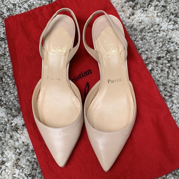 Christian Louboutin Nude Pump - Picture 3 of 9